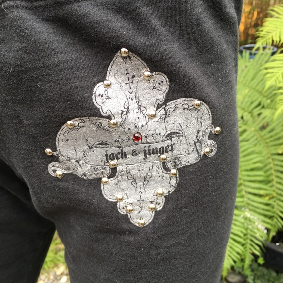 JACK AND JINGER Black Sweats w/Fleur-De-Lis Design - Picture 6 of 7